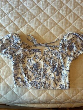 Altar'd State White and Blue Floral Puff Sleeve Crop Top